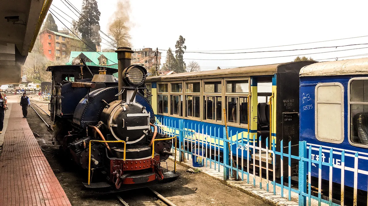 Smoke-Coal-Train-Train-Darjeeling-Toy-Train-Engine
