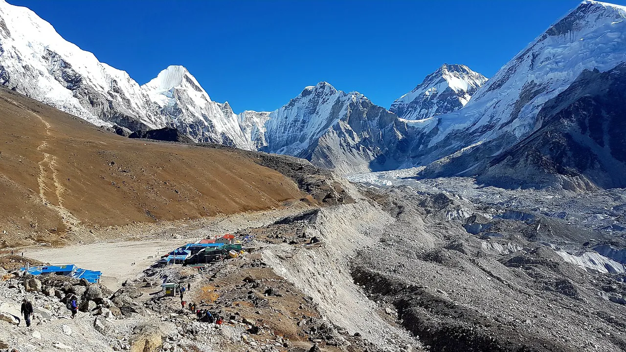 Everest_base_camp_Photo by_danieltitovan