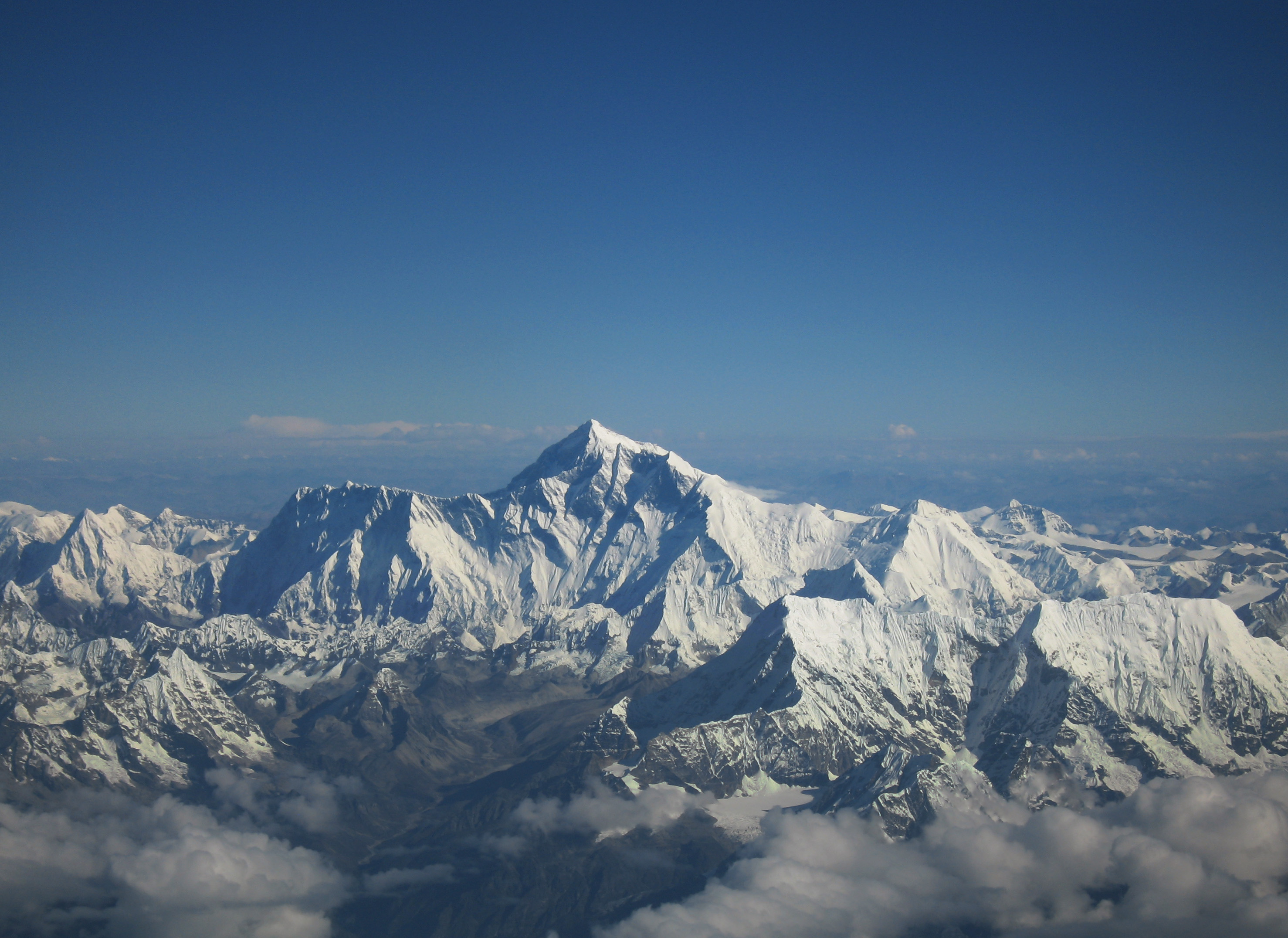 everest from air