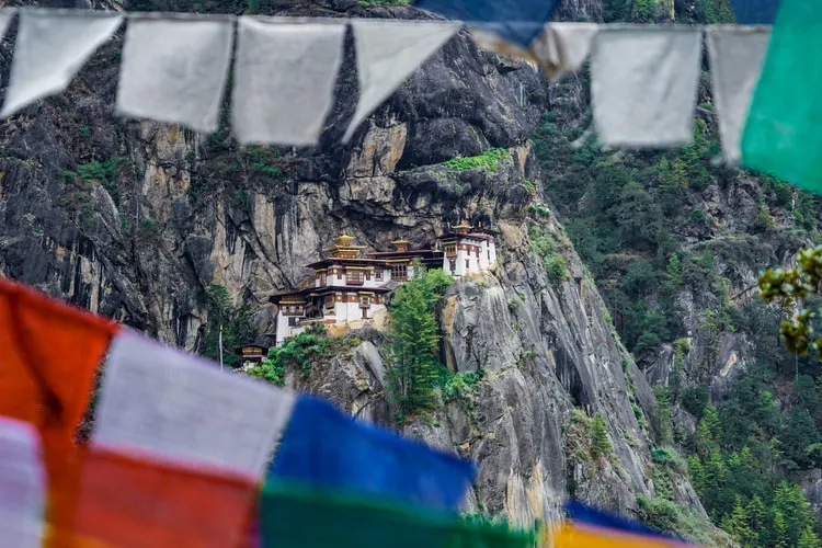 Bhutan_paro_prayer flags